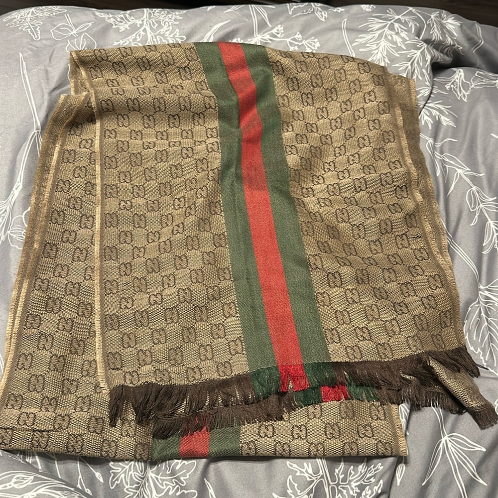 Gucci-Style Scarf Never Worn